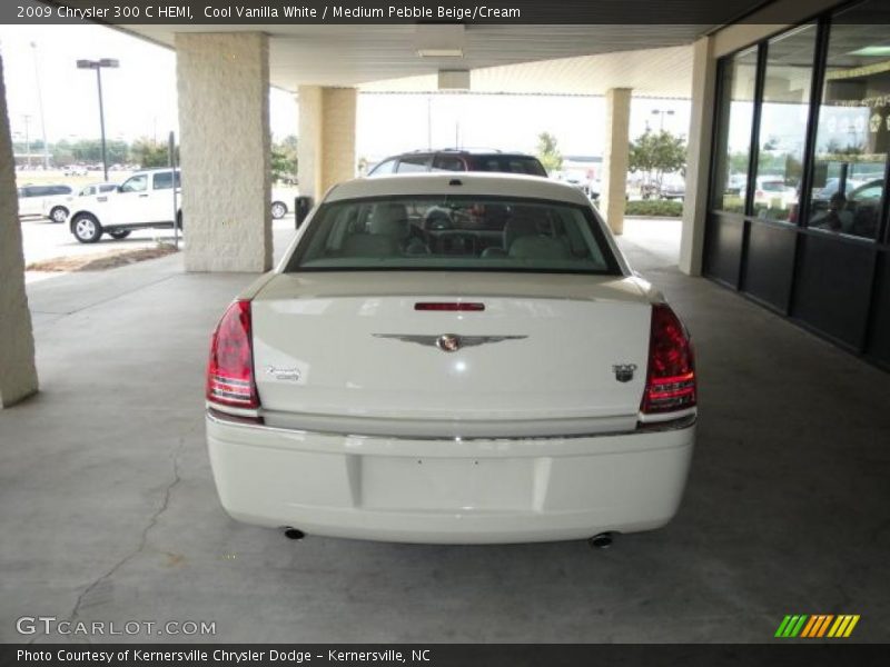 Cool Vanilla White / Medium Pebble Beige/Cream 2009 Chrysler 300 C HEMI