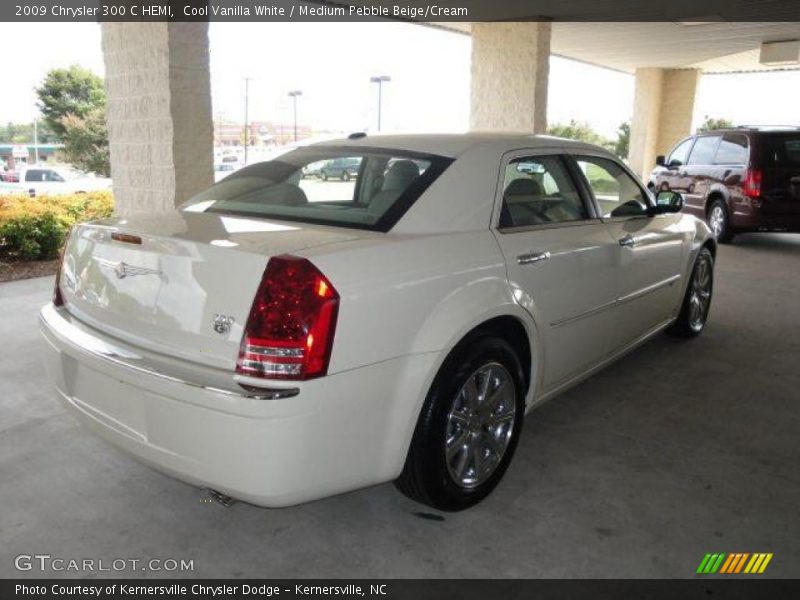 Cool Vanilla White / Medium Pebble Beige/Cream 2009 Chrysler 300 C HEMI