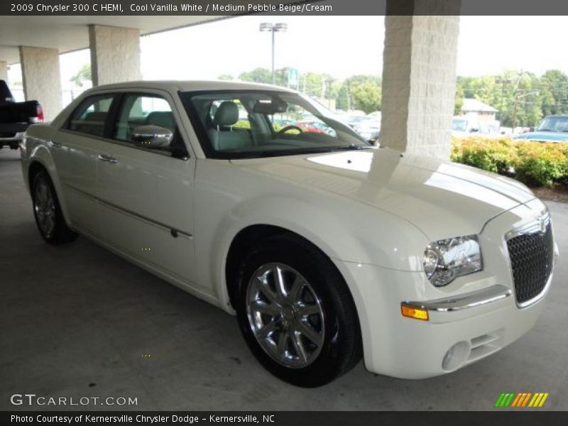 Cool Vanilla White / Medium Pebble Beige/Cream 2009 Chrysler 300 C HEMI