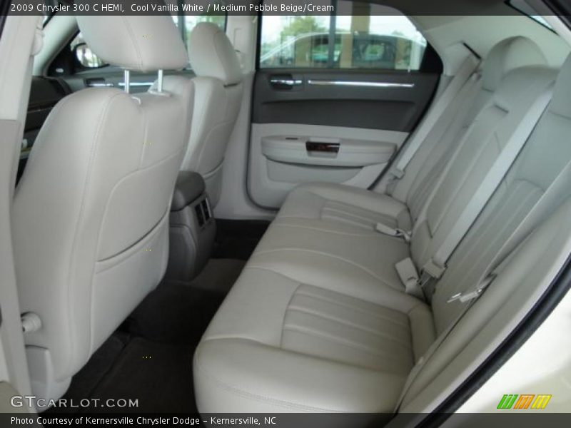 Cool Vanilla White / Medium Pebble Beige/Cream 2009 Chrysler 300 C HEMI