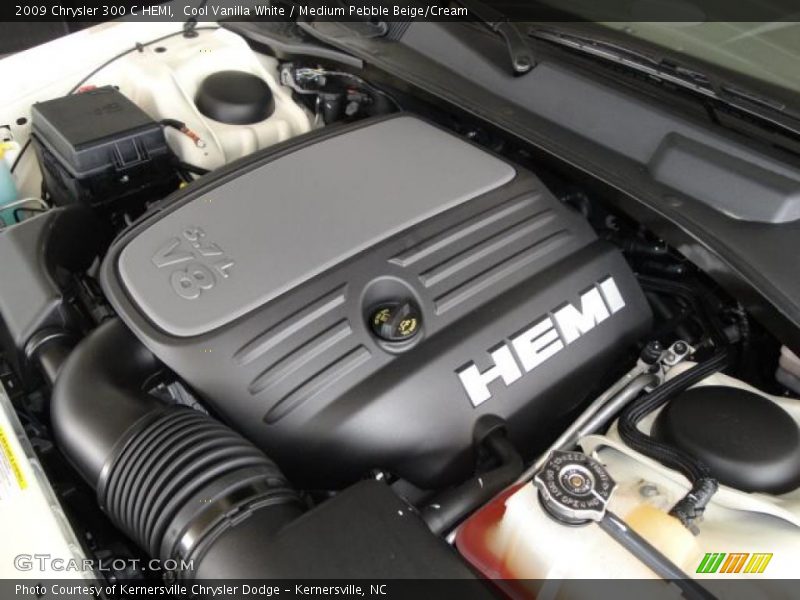 Cool Vanilla White / Medium Pebble Beige/Cream 2009 Chrysler 300 C HEMI