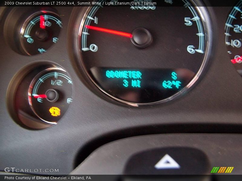 Summit White / Light Titanium/Dark Titanium 2009 Chevrolet Suburban LT 2500 4x4