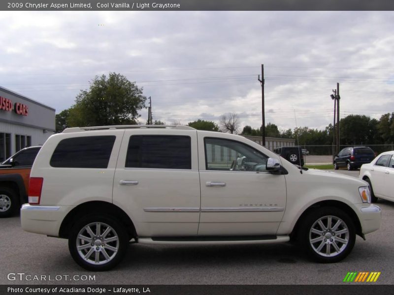 Cool Vanilla / Light Graystone 2009 Chrysler Aspen Limited