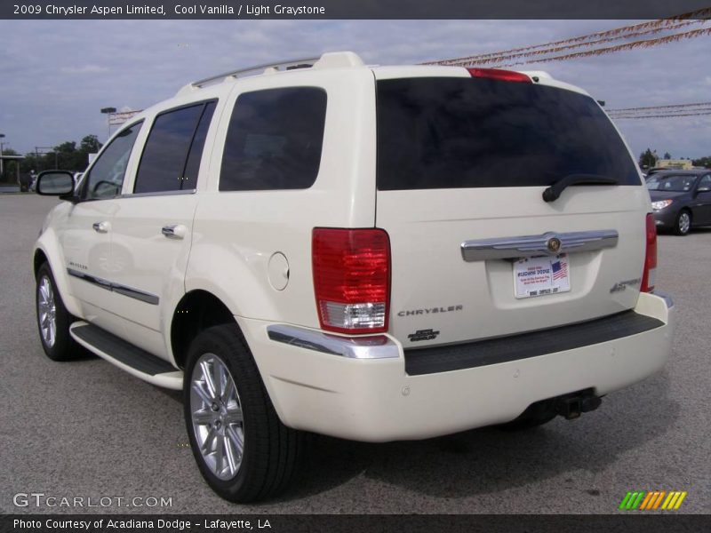 Cool Vanilla / Light Graystone 2009 Chrysler Aspen Limited