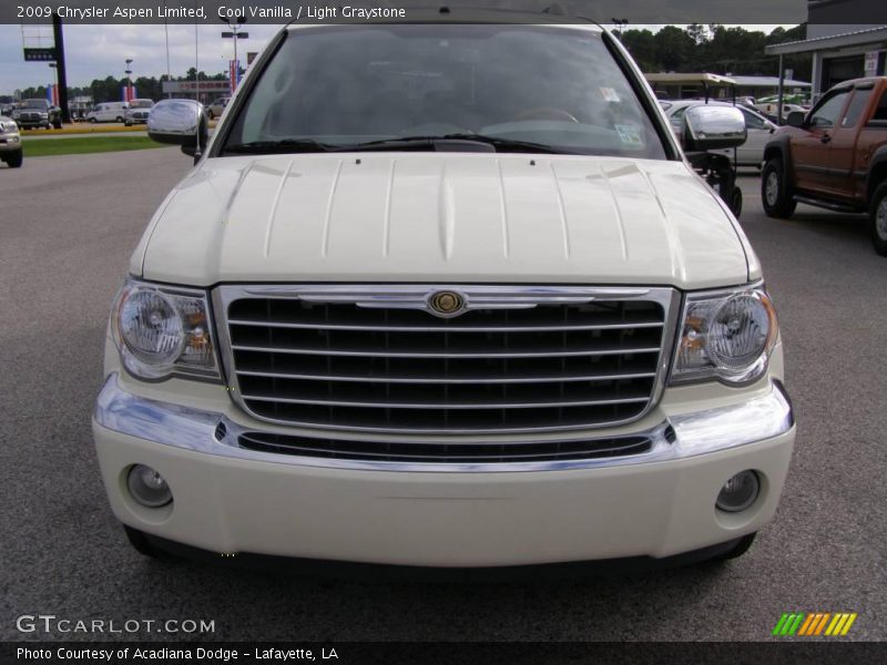 Cool Vanilla / Light Graystone 2009 Chrysler Aspen Limited
