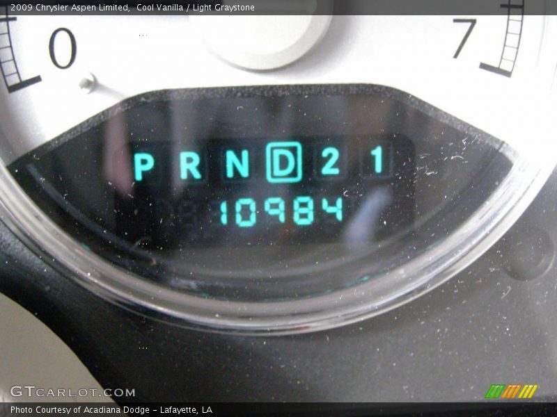 Cool Vanilla / Light Graystone 2009 Chrysler Aspen Limited