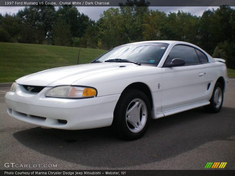 Crystal White / Dark Charcoal 1997 Ford Mustang V6 Coupe