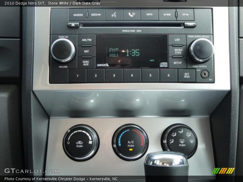 Stone White / Dark Slate Gray 2010 Dodge Nitro SXT