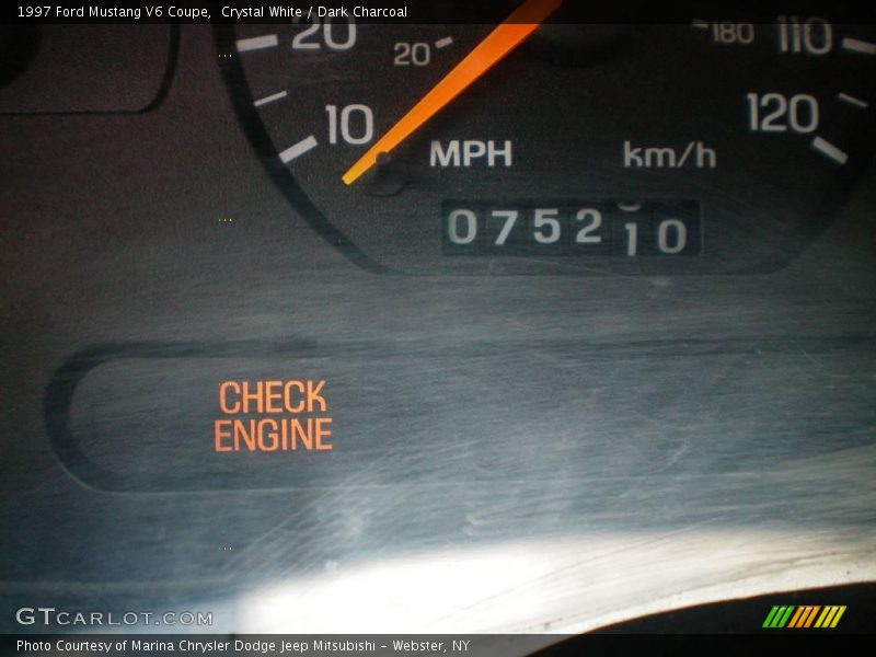 Crystal White / Dark Charcoal 1997 Ford Mustang V6 Coupe