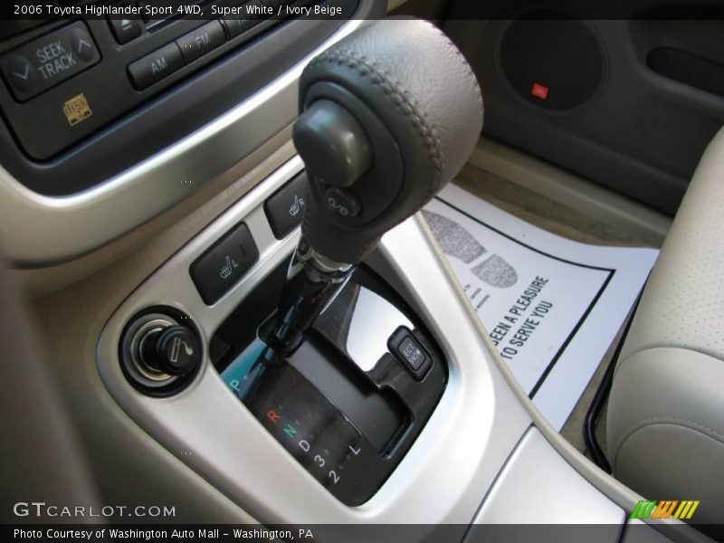 Super White / Ivory Beige 2006 Toyota Highlander Sport 4WD