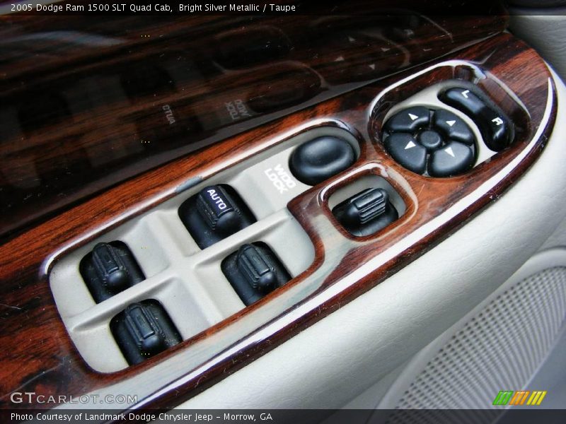 Bright Silver Metallic / Taupe 2005 Dodge Ram 1500 SLT Quad Cab