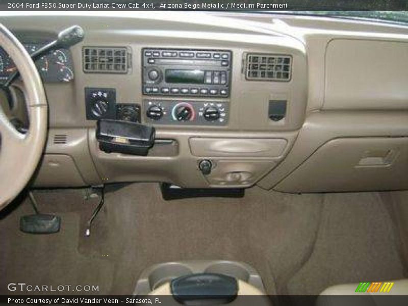 Arizona Beige Metallic / Medium Parchment 2004 Ford F350 Super Duty Lariat Crew Cab 4x4