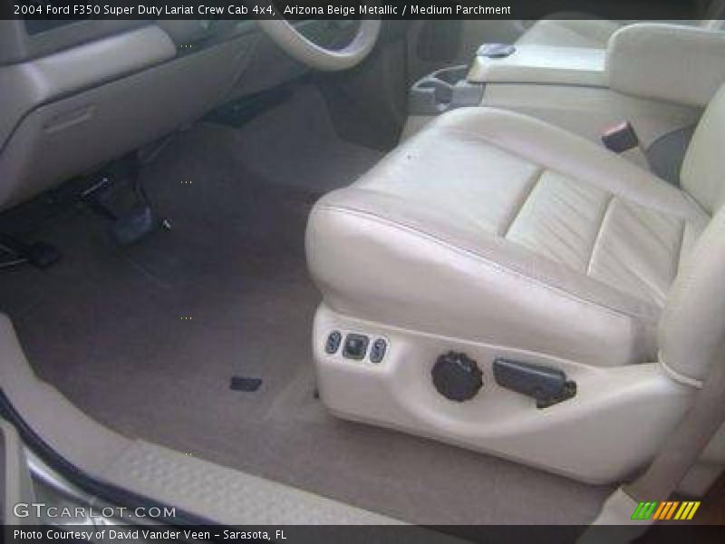 Arizona Beige Metallic / Medium Parchment 2004 Ford F350 Super Duty Lariat Crew Cab 4x4