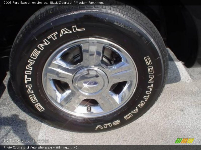 Black Clearcoat / Medium Parchment 2005 Ford Expedition Limited