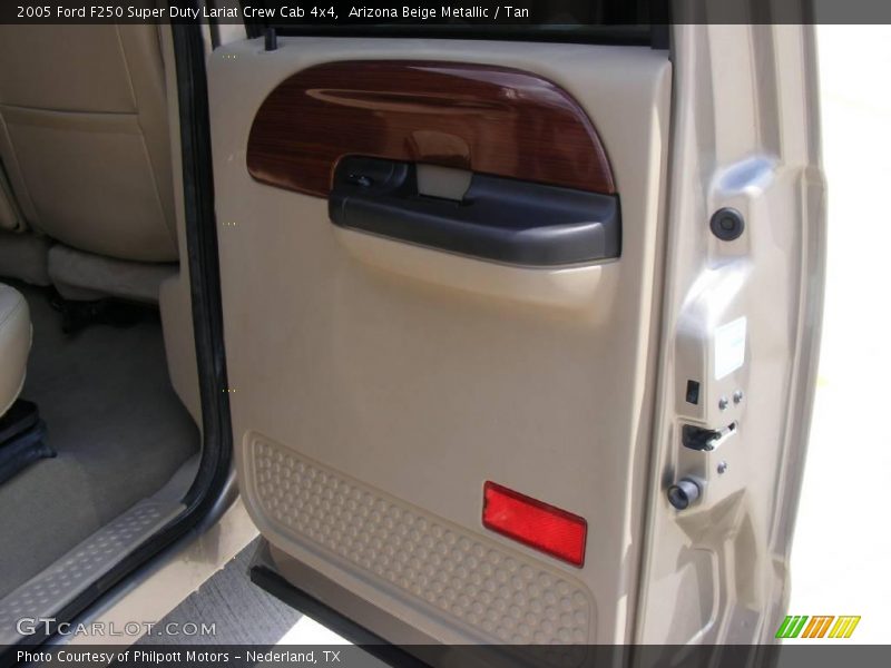 Arizona Beige Metallic / Tan 2005 Ford F250 Super Duty Lariat Crew Cab 4x4
