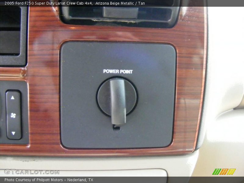 Arizona Beige Metallic / Tan 2005 Ford F250 Super Duty Lariat Crew Cab 4x4