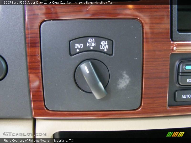 Arizona Beige Metallic / Tan 2005 Ford F250 Super Duty Lariat Crew Cab 4x4