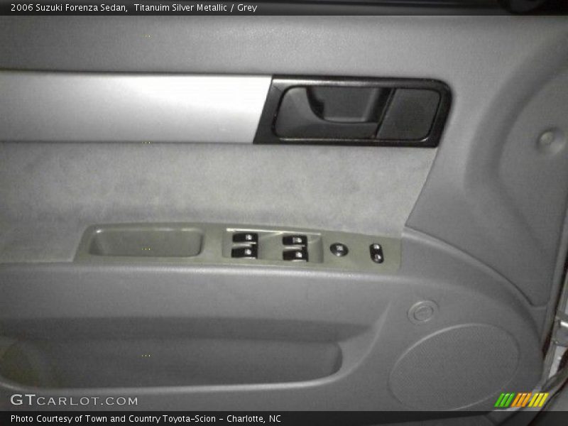 Titanuim Silver Metallic / Grey 2006 Suzuki Forenza Sedan