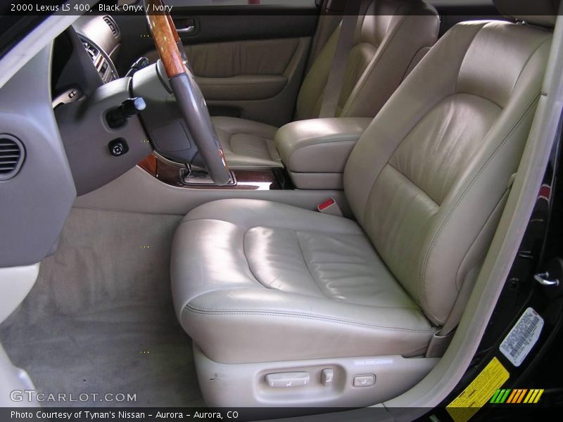 Black Onyx / Ivory 2000 Lexus LS 400
