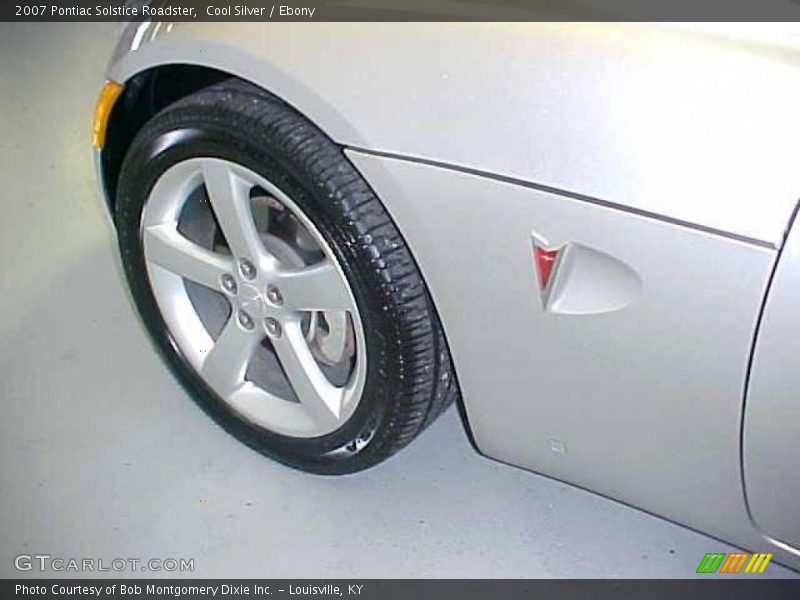 Cool Silver / Ebony 2007 Pontiac Solstice Roadster