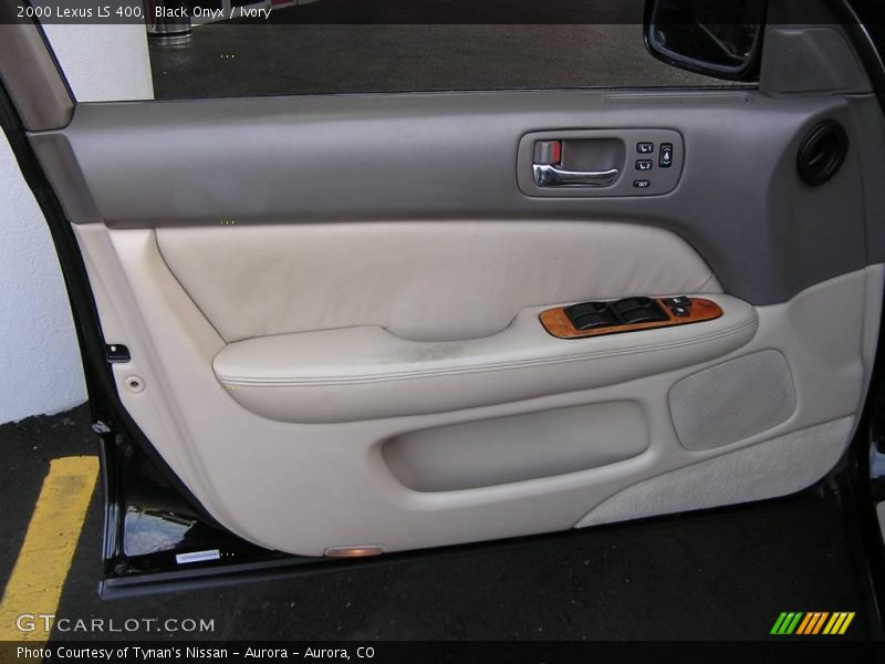 Black Onyx / Ivory 2000 Lexus LS 400
