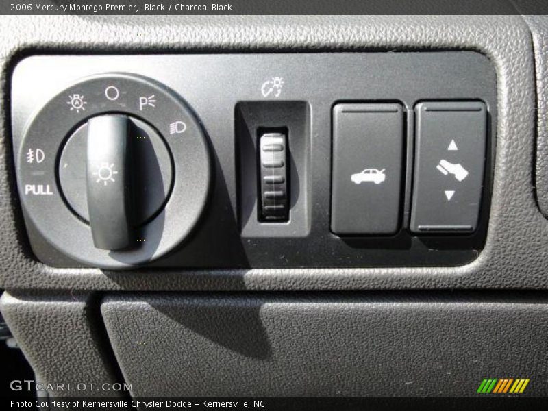 Black / Charcoal Black 2006 Mercury Montego Premier