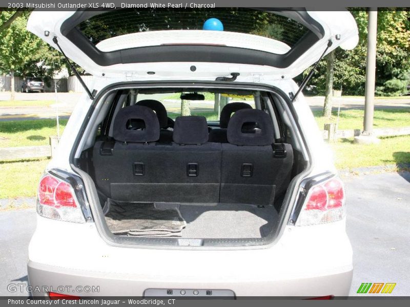 Diamond White Pearl / Charcoal 2003 Mitsubishi Outlander XLS 4WD