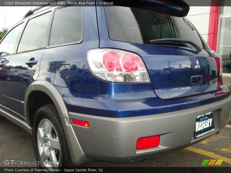 Royal Blue Pearl / Charcoal 2003 Mitsubishi Outlander XLS 4WD