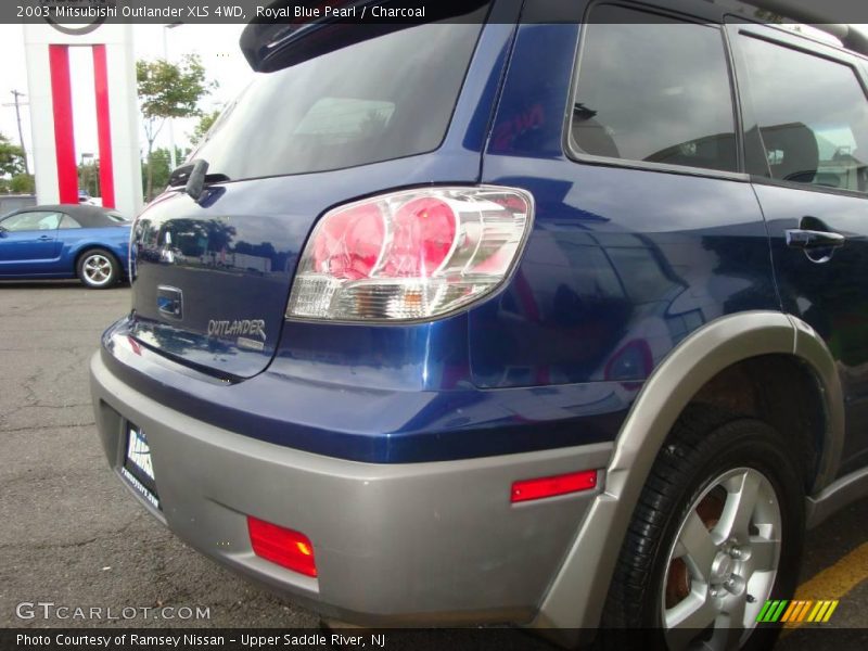 Royal Blue Pearl / Charcoal 2003 Mitsubishi Outlander XLS 4WD