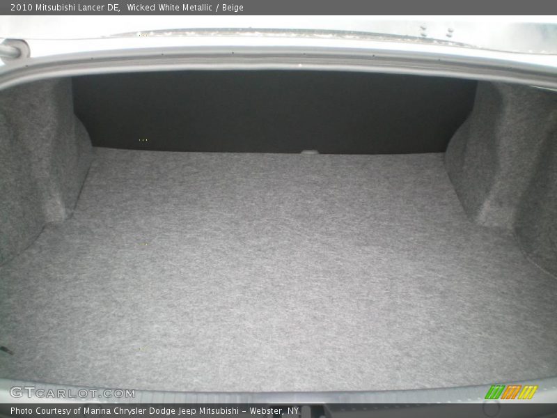 Wicked White Metallic / Beige 2010 Mitsubishi Lancer DE