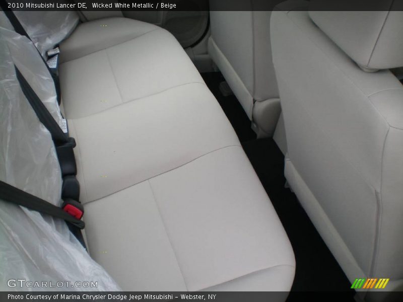 Wicked White Metallic / Beige 2010 Mitsubishi Lancer DE