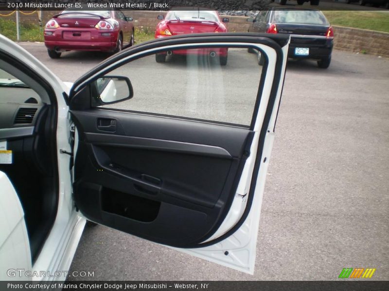 Wicked White Metallic / Black 2010 Mitsubishi Lancer ES