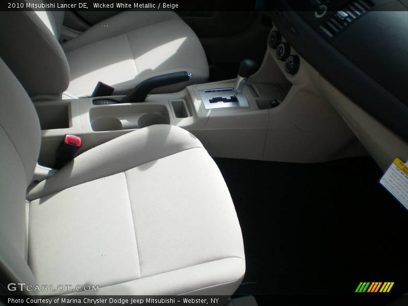 Wicked White Metallic / Beige 2010 Mitsubishi Lancer DE