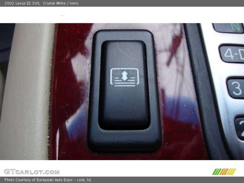 Crystal White / Ivory 2002 Lexus ES 300