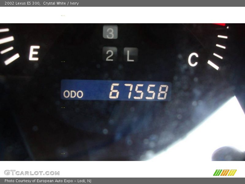 Crystal White / Ivory 2002 Lexus ES 300