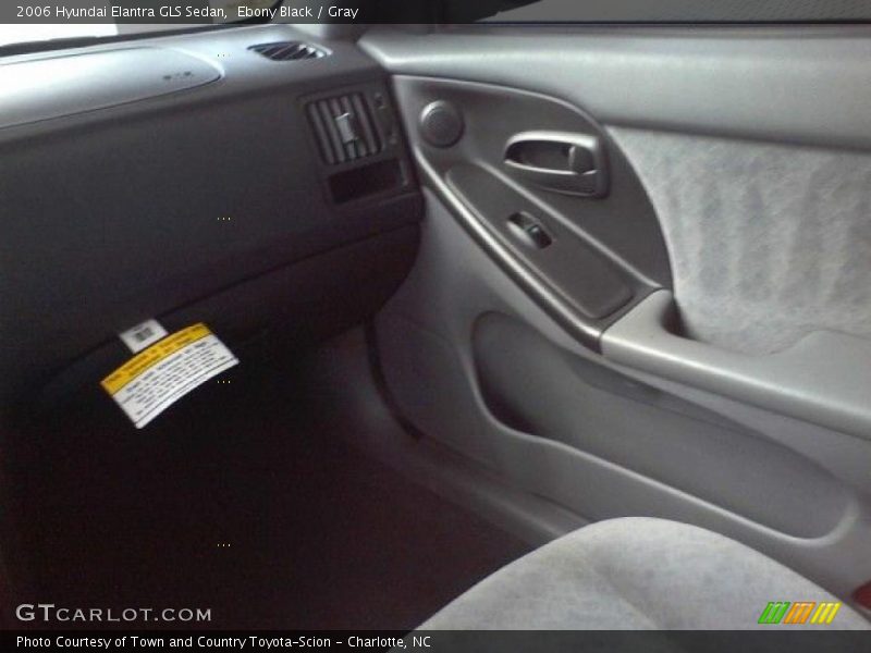 Ebony Black / Gray 2006 Hyundai Elantra GLS Sedan