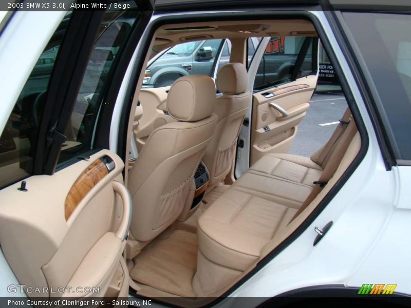 Alpine White / Beige 2003 BMW X5 3.0i
