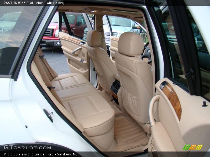 Alpine White / Beige 2003 BMW X5 3.0i