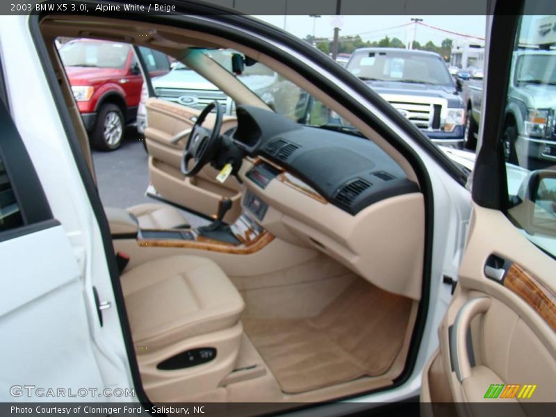 Alpine White / Beige 2003 BMW X5 3.0i