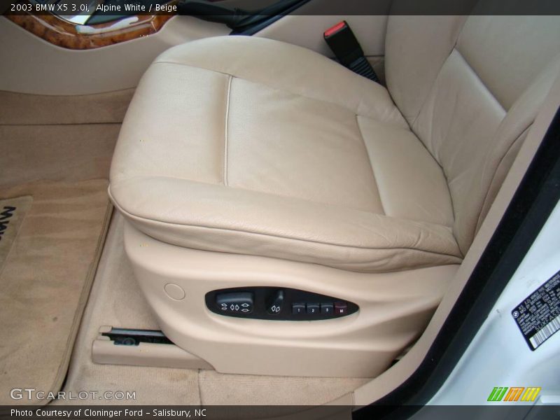 Alpine White / Beige 2003 BMW X5 3.0i