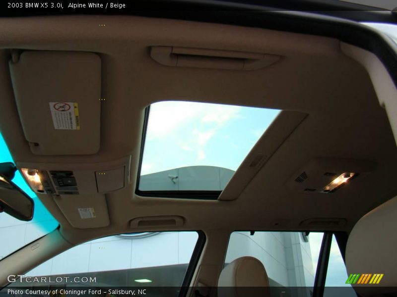 Alpine White / Beige 2003 BMW X5 3.0i