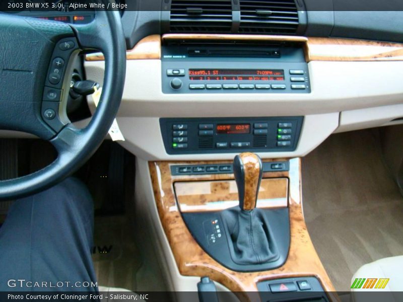 Alpine White / Beige 2003 BMW X5 3.0i