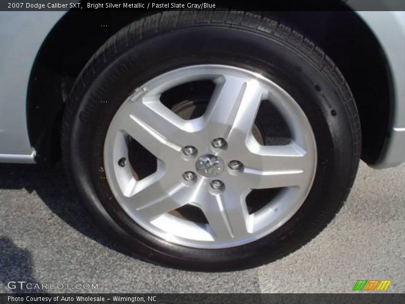 Bright Silver Metallic / Pastel Slate Gray/Blue 2007 Dodge Caliber SXT