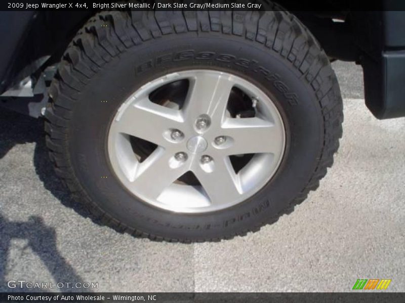 Bright Silver Metallic / Dark Slate Gray/Medium Slate Gray 2009 Jeep Wrangler X 4x4