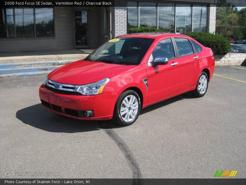 Vermillion Red / Charcoal Black 2008 Ford Focus SE Sedan
