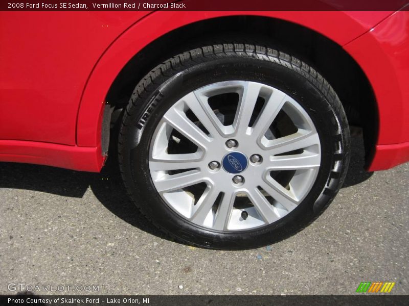 Vermillion Red / Charcoal Black 2008 Ford Focus SE Sedan
