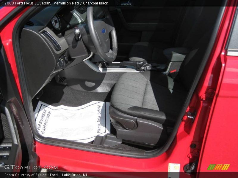 Vermillion Red / Charcoal Black 2008 Ford Focus SE Sedan