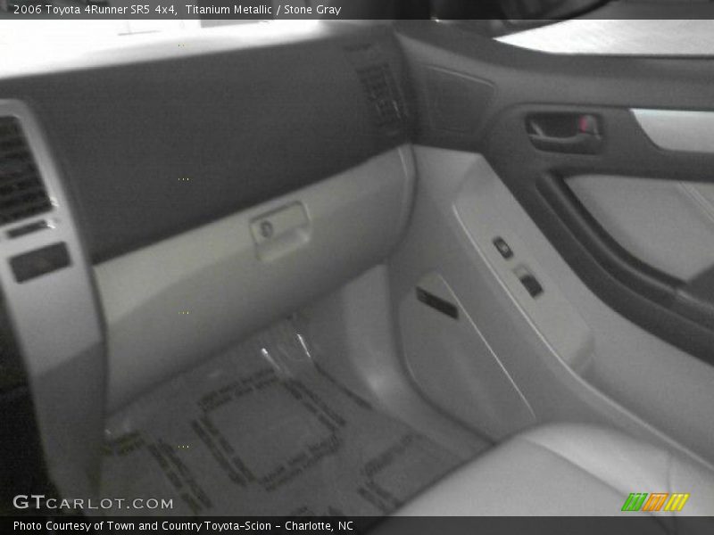 Titanium Metallic / Stone Gray 2006 Toyota 4Runner SR5 4x4