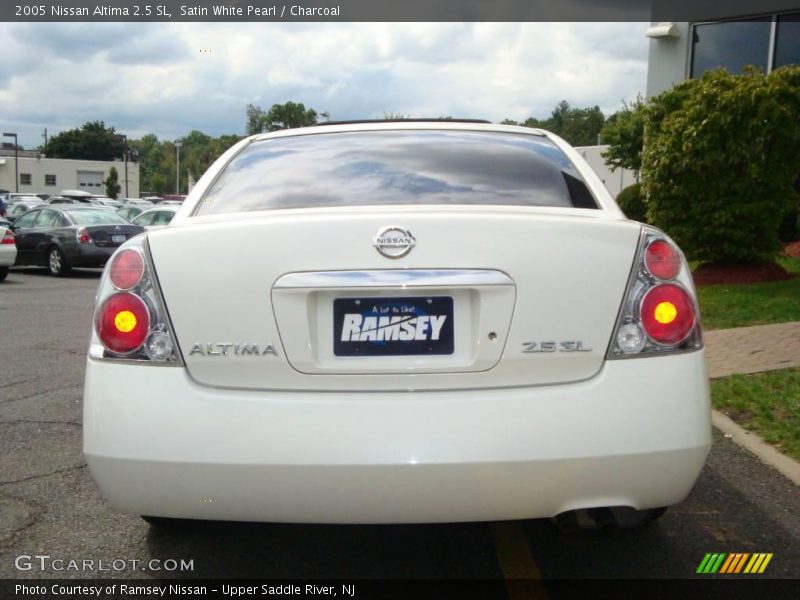 Satin White Pearl / Charcoal 2005 Nissan Altima 2.5 SL