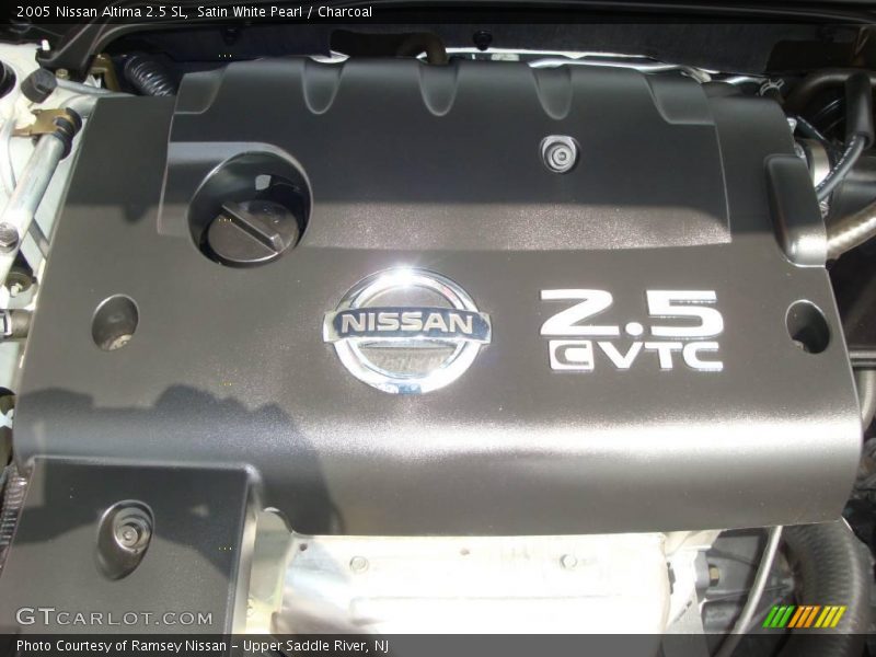 Satin White Pearl / Charcoal 2005 Nissan Altima 2.5 SL